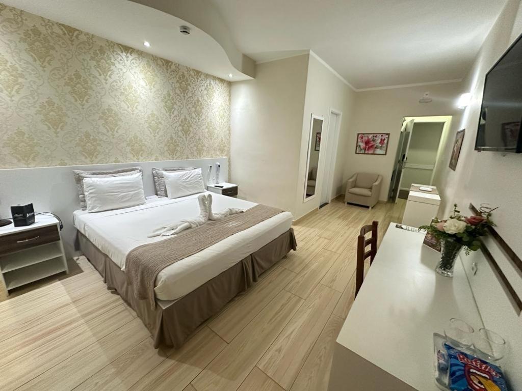 Charles Hotel Porto Ferreira Exterior photo